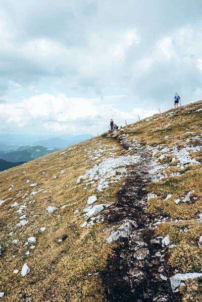 Eine Wanderung mit Vielfalt - der Fadensteig am Schneeberg