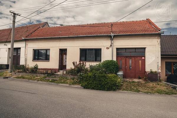 Prodej rodinného domu 2+1 68 m2 s garáží a zahradou Týnec, okr. Břeclav, obrázek č. 1