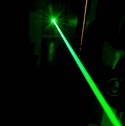 High Powered Professional Green Laser Pointer Pen 550mW / 532nm – Zeus Lasers