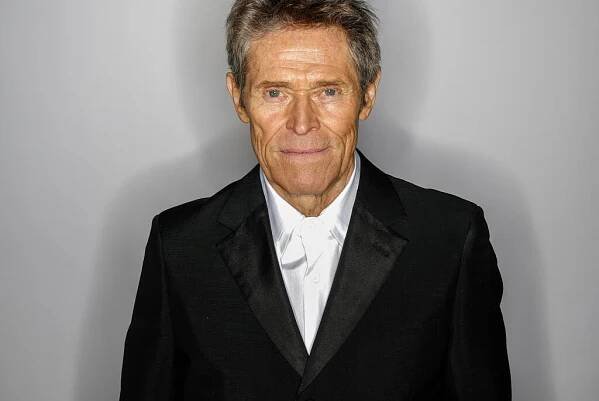 BEVERLY HILLS, CALIFORNIA - JANUARY 7: 81st GOLDEN GLOBE AWARDS -- Willem Dafoe in the Los Angeles Times portrait studio at the 81st Annual Golden Globe Awards held at the Beverly Hilton Hotel on January 7, 2024. (Photo by Jay L. Clendenin / Los Angeles Times)