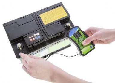 Digitální zkoušečka - voltmetr pro baterie 6-20 V