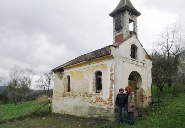 Město nemá na opravu kapličky peníze,  ale objekt pronajalo spolku Vimpersko,  který chce památku zachránit. Už vyhlásil veřejnou sbírku a také bude oslovovat firmy s žádostí o pomoc | foto: Zdeněk Zajíček,  Český rozhlas