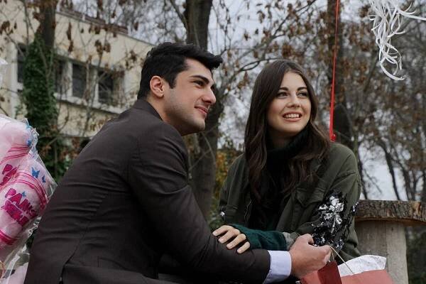 Hıçkırık - Z filmu - Barış Arda Hacıoğlu, Sezgi Sena Akay