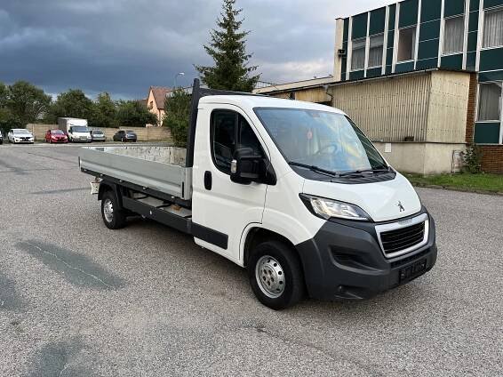 Peugeot Boxer 2017 valník - Dodávky Morava.cz