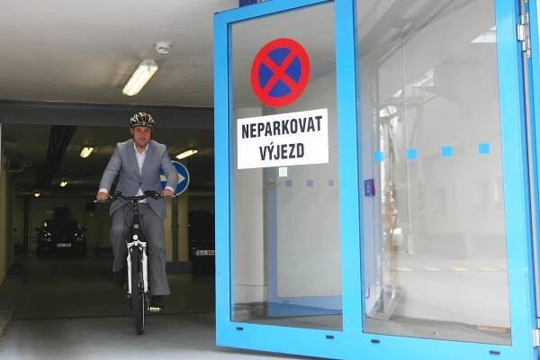 Rádio Jerevan opět funguje – kolo nekolo