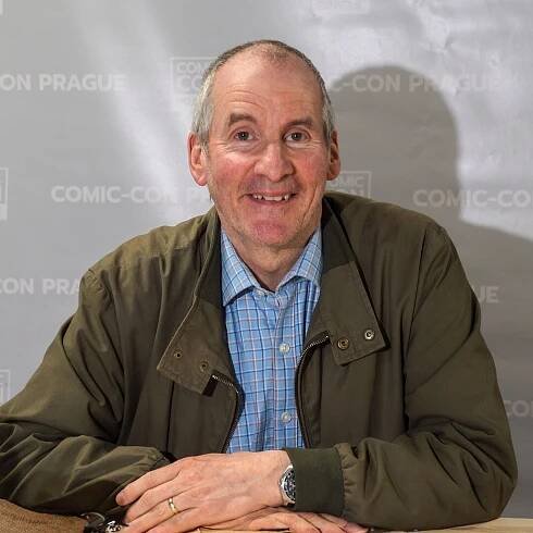 Rimmer je tragický, ale stále mě baví. Červeného trpaslíka budeme dělat, dokud to půjde, říká herec Chris Barrie