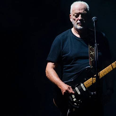 How to play guitar like David Gilmour: Bluesy diads, slides, quarter-tone blues curls and more