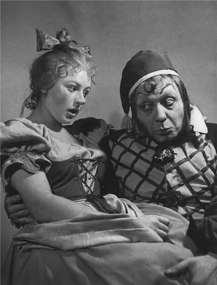 Jak se vám líbí - 03.12.1947, Alena Kreuzmannová (Kačenka), Jan Pivec (Prubík) Foto: Josef Heinrich