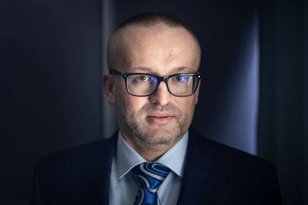 Zoroslav Kollár - Minúta po minúte, rýchle správy Denníka N