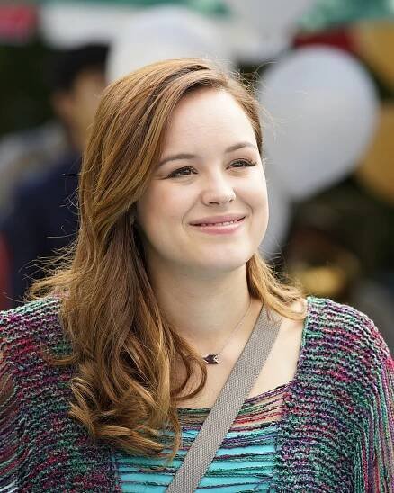 Goldbergovi - Zvěřinec - Z filmu - Hayley Orrantia