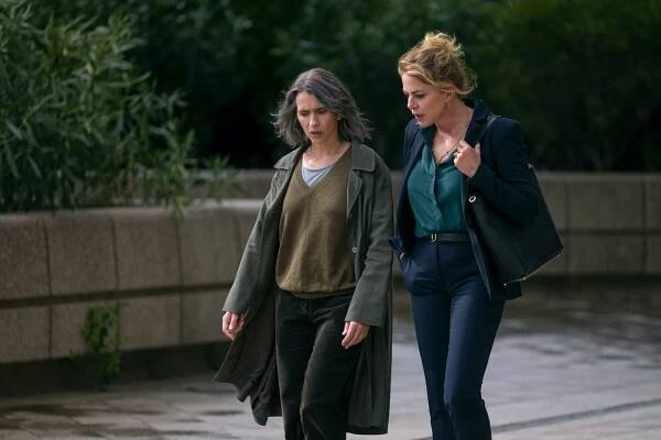 Teresa Saponangelo, Claudia Gerini - Sara: Žena ve stínu - Epizoda 2 - Z filmu