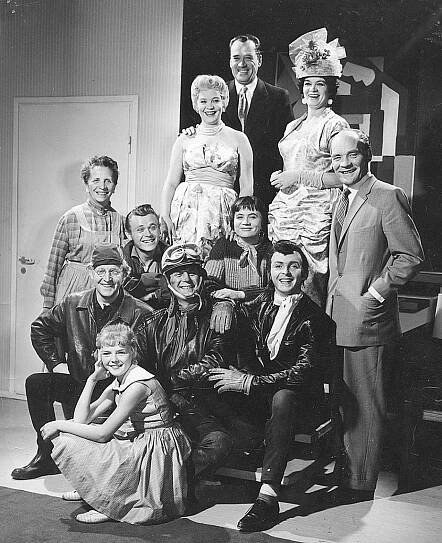 Saara Ranin, Olavi Ahonen, Kirsti Lehtonen, Pertti Roisko, Terttu Soinvirta, Ritva Valkama, Pertti Palo, Enni Rekola, Uljas Kandolin, Helge Herala - Virtaset ja Lahtiset - Promo
