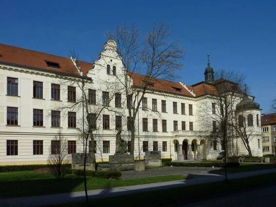 gymnazium_benesov