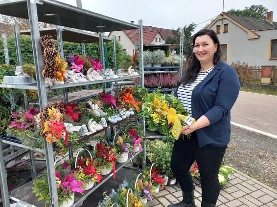 Floristka z Veselé: Mladí chtějí moderní dušičkové dekorace, starší tradiční