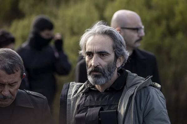 Adım Farah - İkinci Şans - Z filmu - Fırat Tanış