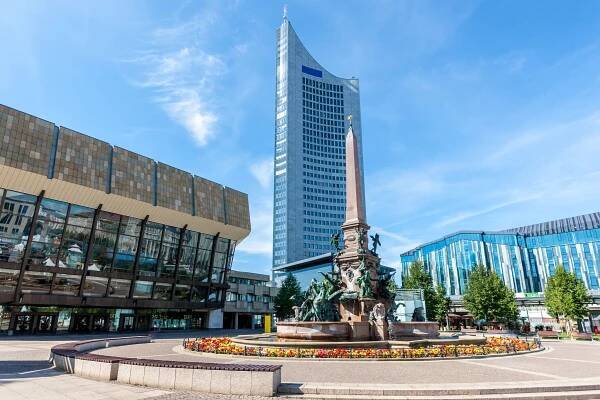 augustusplatz lipsko gewandhaus,mendebrunnen,univerzitní věž - lipsko - stock snímky, obrázky a fotky