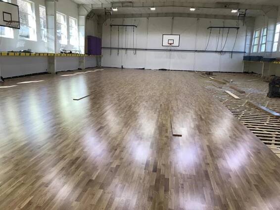 Kompletní rekonstrukce sportovní podlahy odborného učiliště | Podlahy Sedláček