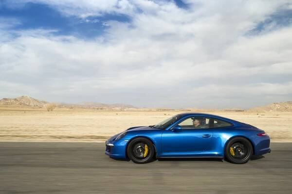 Porsche 911 Carrera 4 Gts automobil a modelové roky