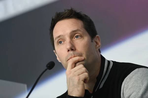 Thomas Pesquet répond à des complotistes sur Twitter : 