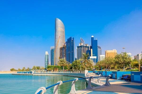 Abu Dhabí – dovolenka, pláže, F1 a Ferrari world - iCestovanie.sk