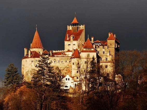 Hrad, kde vám bude pít Drákula krev