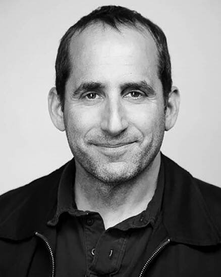 Peter Jacobson headshot