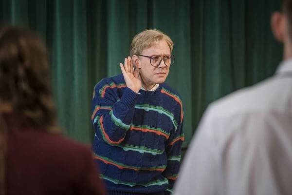 Liga gentlemanů - Zachraňte Royston Vasey (S04E02) (2017) | Galerie - Z epizody | ČSFD.cz