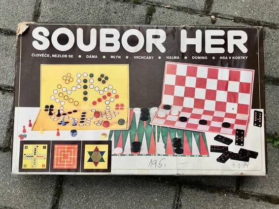 Soubor her retro