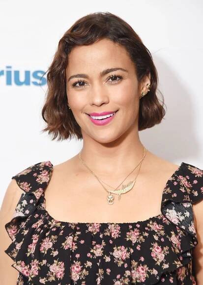 Paula Patton wavy retro bob with pink lipstick