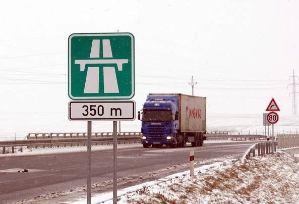 Z rychlostní silnice R 55 je už dálnice, jak má být. Jezdí se 130