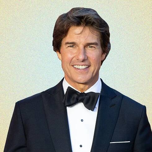 Tom Cruise disguises himself to watch movies in theatres