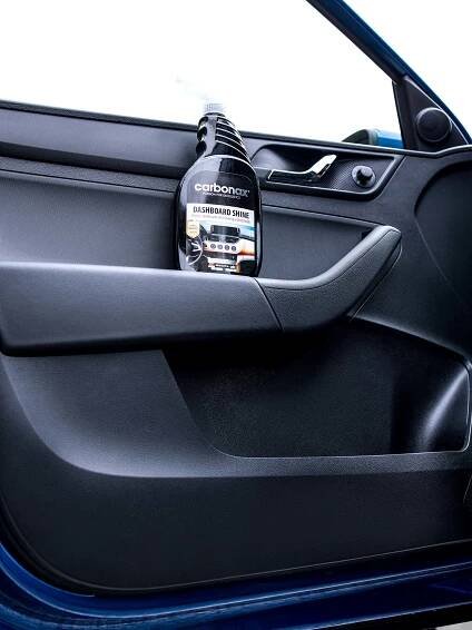 Palubní deska Shine CARBONAX® 720 ml