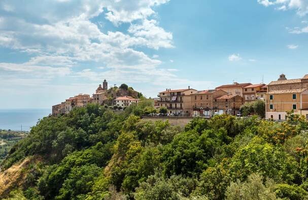 Die alte Stadt Belmonte Calabro in Kalabrien