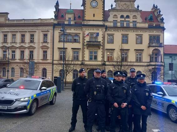 V Kladně vzdali ve čtvrtek v pravé poledne úctu obětem trestných činů