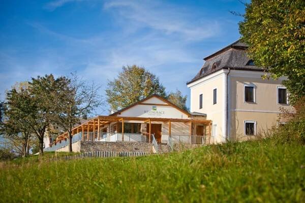 Hotel Líšeňský Dvůr PMS, Líšná | Hotel.cz