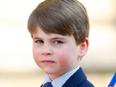 Prince Louis looks identical to big brother George in hand-me-down outfit