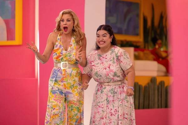 Jessica Collins, Keyla Monterroso Mejia - Acapulco - Jde do tuhého - Z filmu