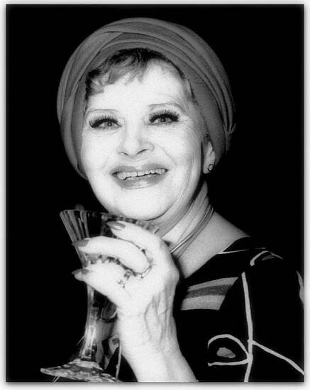 Nelly Gaierová fotky