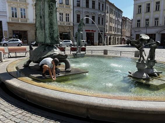 V kraji padaly teplotní rekordy. Úmorná vedra víkendem nekončí