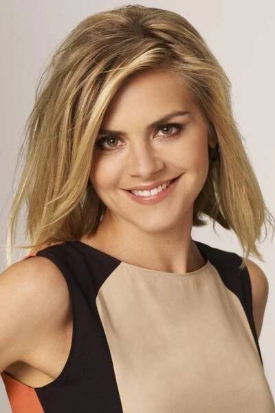 Eliza Coupe herečka