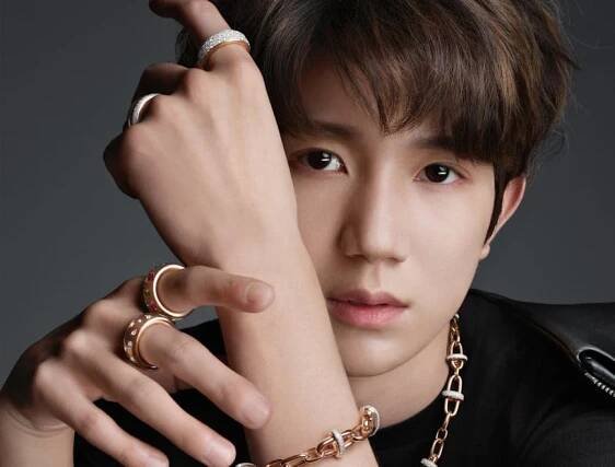 accessories bracelet jewelry finger person ring necklace photography head face