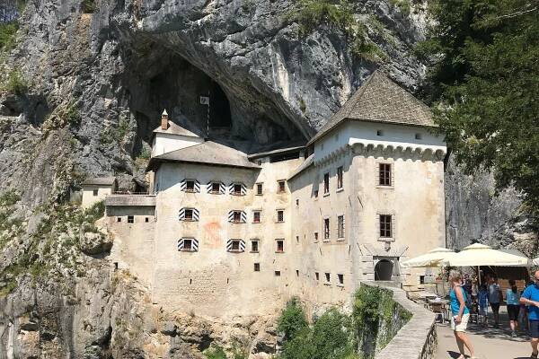 Hrad Predjama, Slovinsko
