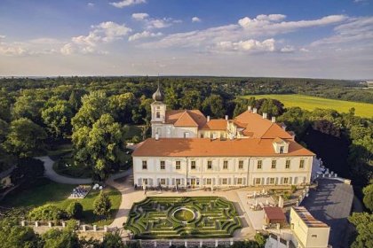Letní dovolená a speciální prázdninové programy na zámku Loučeň