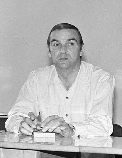 Stanley Baker – Wikipedia