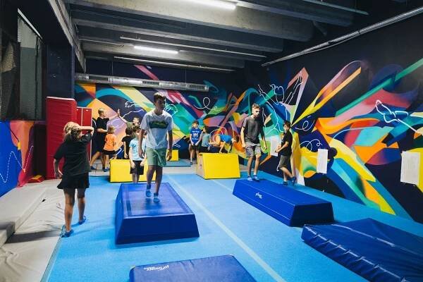 Vstupy nebo permanentky do Jump Academy Olomouc: trampolíny, parkour zóna i 9D kino