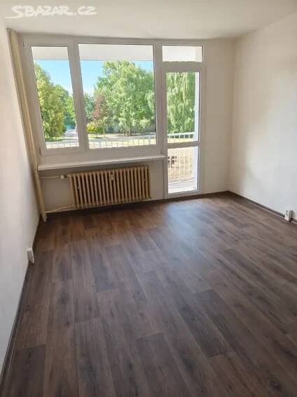 Pronájem bytu 1+kk+balkon Česká Lípa, Jižní ul.