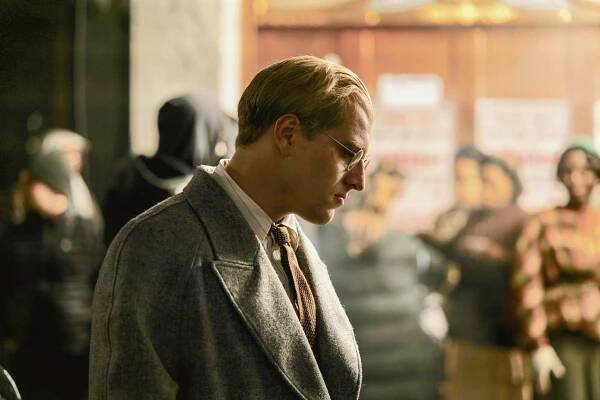 Jonas Dassler - Bonhoeffer: Pastor. Spy. Assassin. - Z filmu