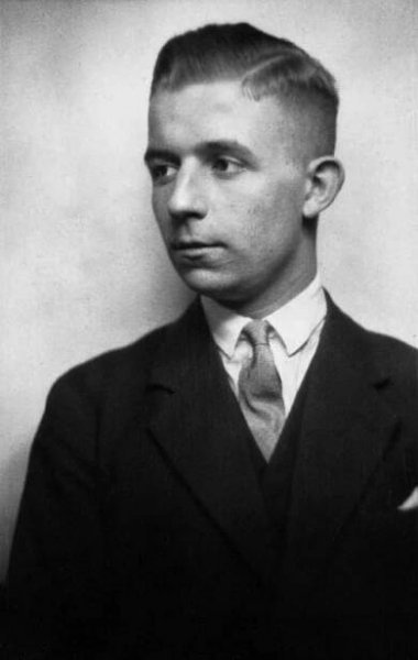 Soubor:Bundesarchiv Bild 119-0025B, Horst Wessel.jpg – Wikipedie