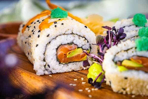 Ura-Maki Sushi frisch zubereitet