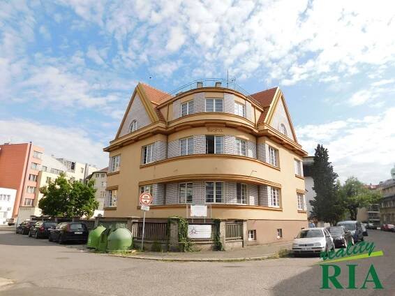 Poděbrady - pronájem kanceláře 20 m2 u centra města - reality-ria.cz